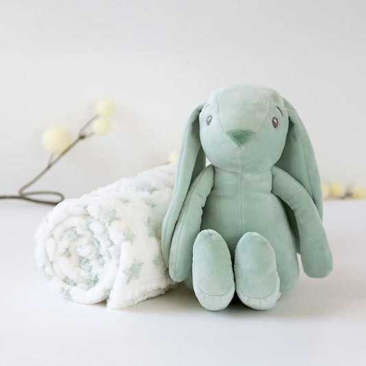Peluche conejo verde con manta de estrellas KIOKIDS 6045 – Dulzura, suavidad y compañía para el bebé