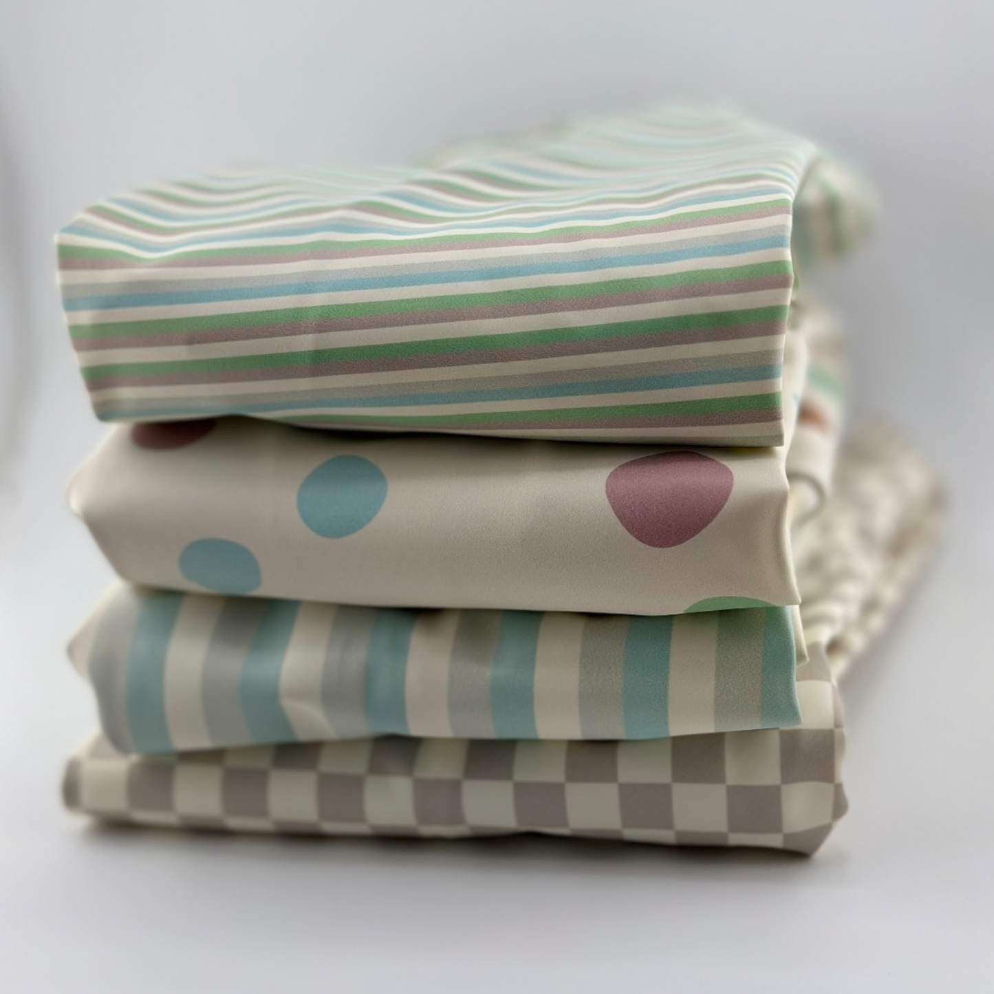 Babero con manga impermeable Vichy Beige Nenina & Co