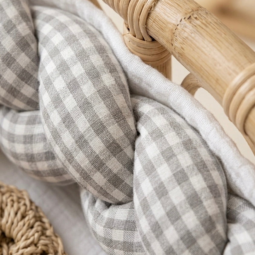 Trenza Protectora de Cuna y Cama Artesanal - Vichy Gris