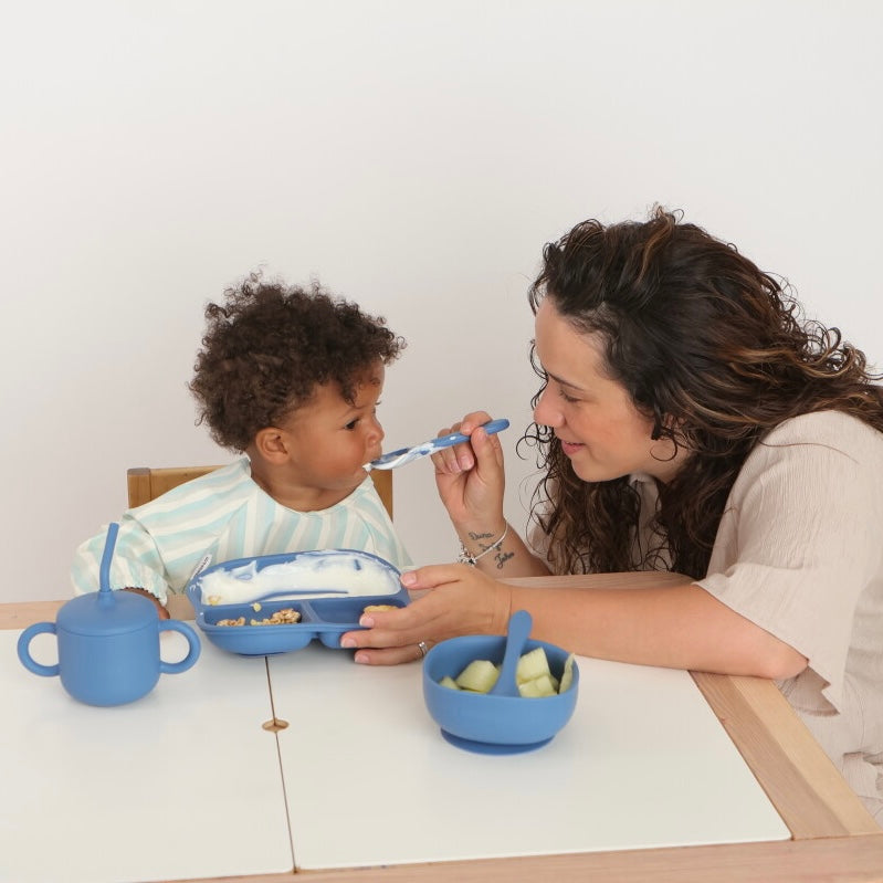 Kit Deluxe Vajilla + Babero BLW Pink 9 Piezas de Silicona orgánica con ventosas Nenina & Co