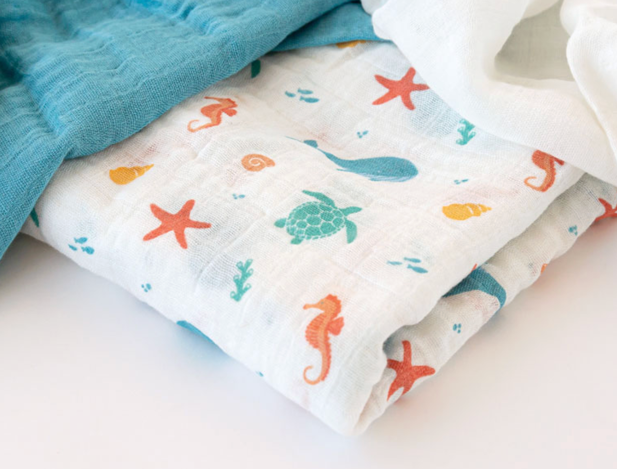 Cesta Regalo Nacimiento Bebé Ballenita | Mustela