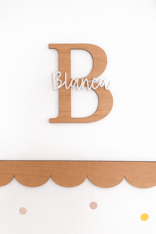 Letra Inicial Personalizada con Nombre – Madera y Metacrilato 🤍