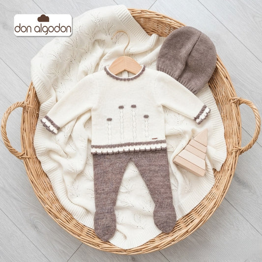 Conjunto de tres piezas para bebé en punto bobo crudo y topo con gorro, jersey y polaina Don Algodón DAB-40600G - Fabricado en España