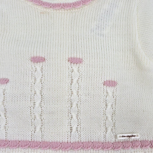 Conjunto de primera puesta de tres piezas en punto bobo crudo y rosa empolvado don algodón Referencia DAB-40600G - Fabricado en España