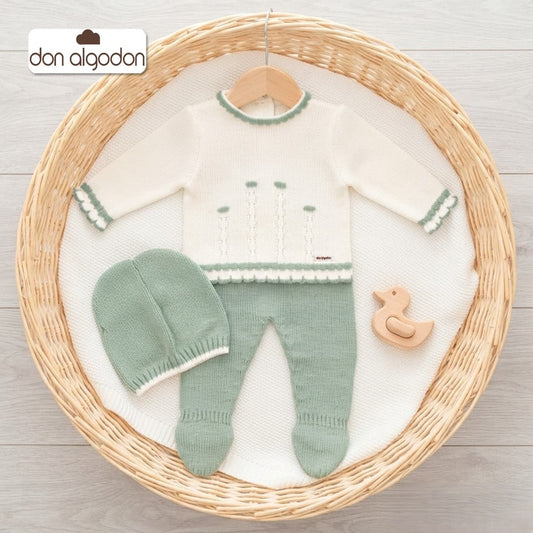 Conjunto de primera puesta de tres piezas en punto bobo crudo y verde agua don algodón Referencia DAB-40600G - Fabricado en España