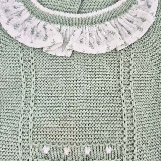 Conjunto de primera puesta de tres piezas en punto bobo verde agua con volante calado don algodón Referencia DAB-50300G - Fabricado en España