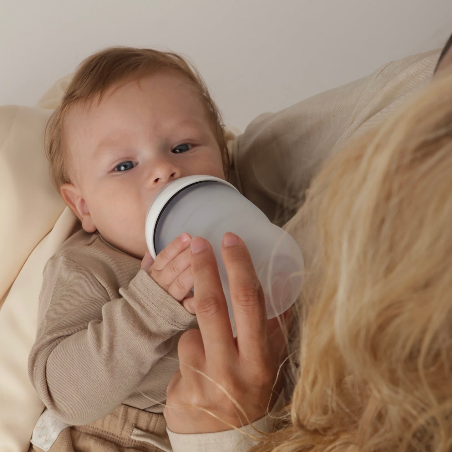 Pack Biberon Blanco flujo lento + Chupete Clásico + 2 Chupeteros de algodon orgánico Nenina & Co