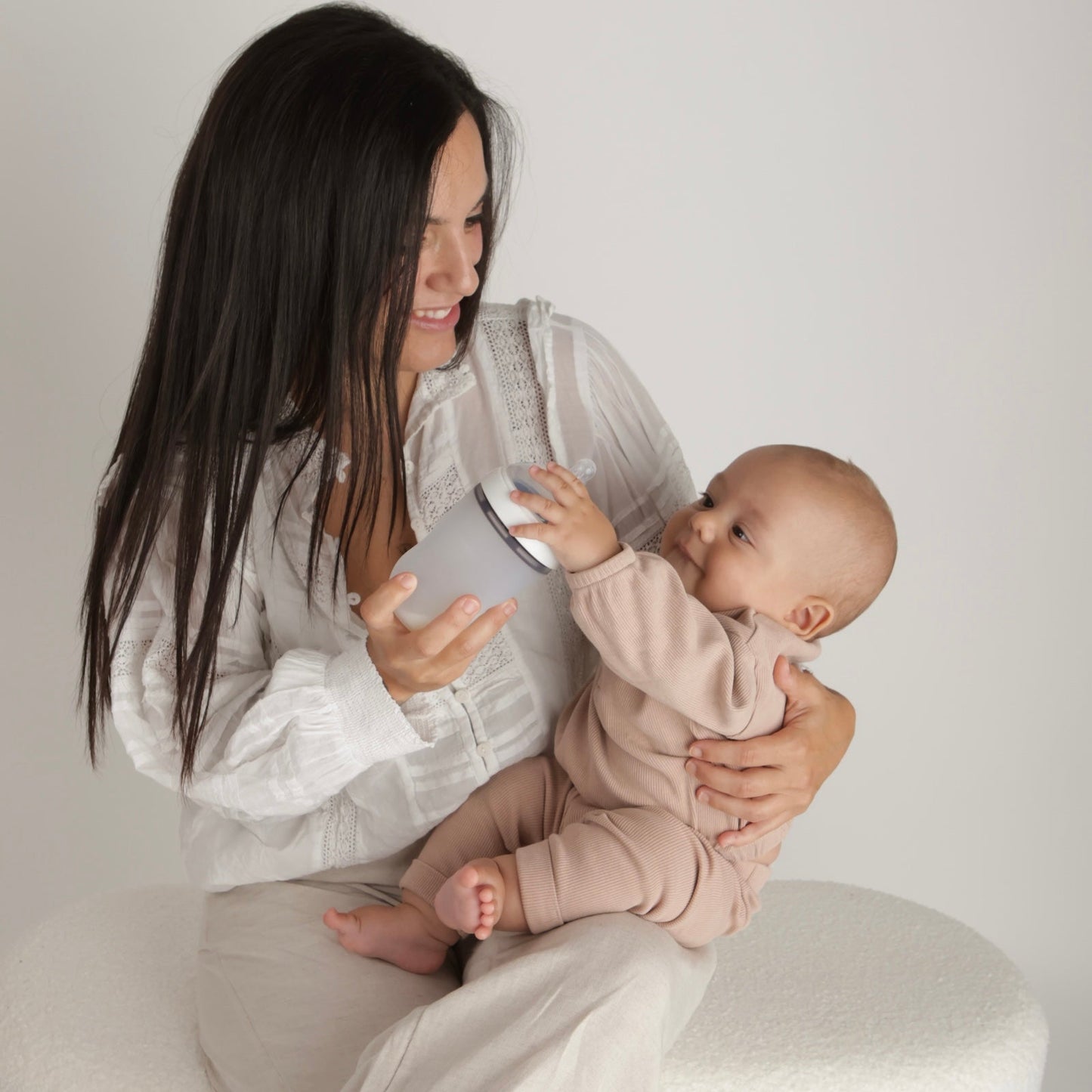 Pack Biberon Blanco flujo lento + Chupete Clásico Oliva Nenina & Co