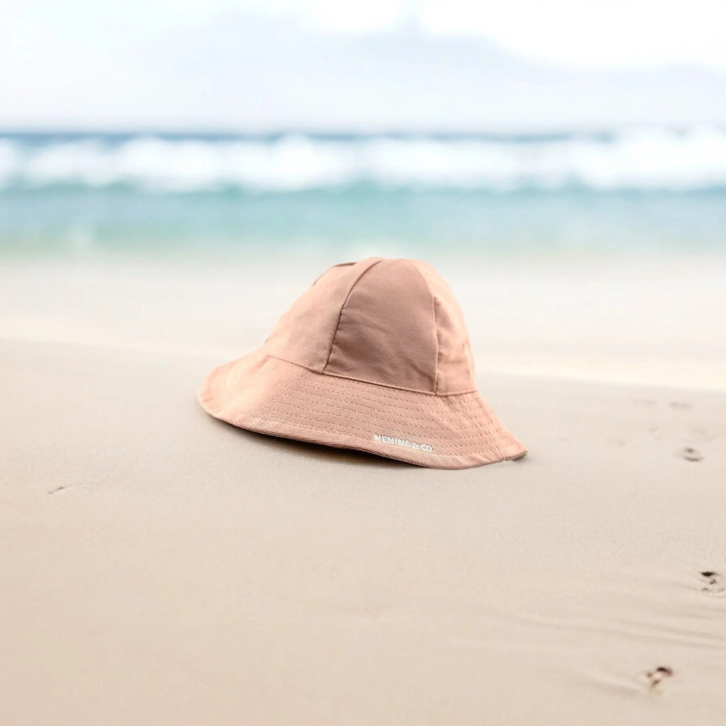 Gorro para el Sol Rosa Nenina & Co - Hecho de Algodón Orgánico | Protección Solar y Estilo