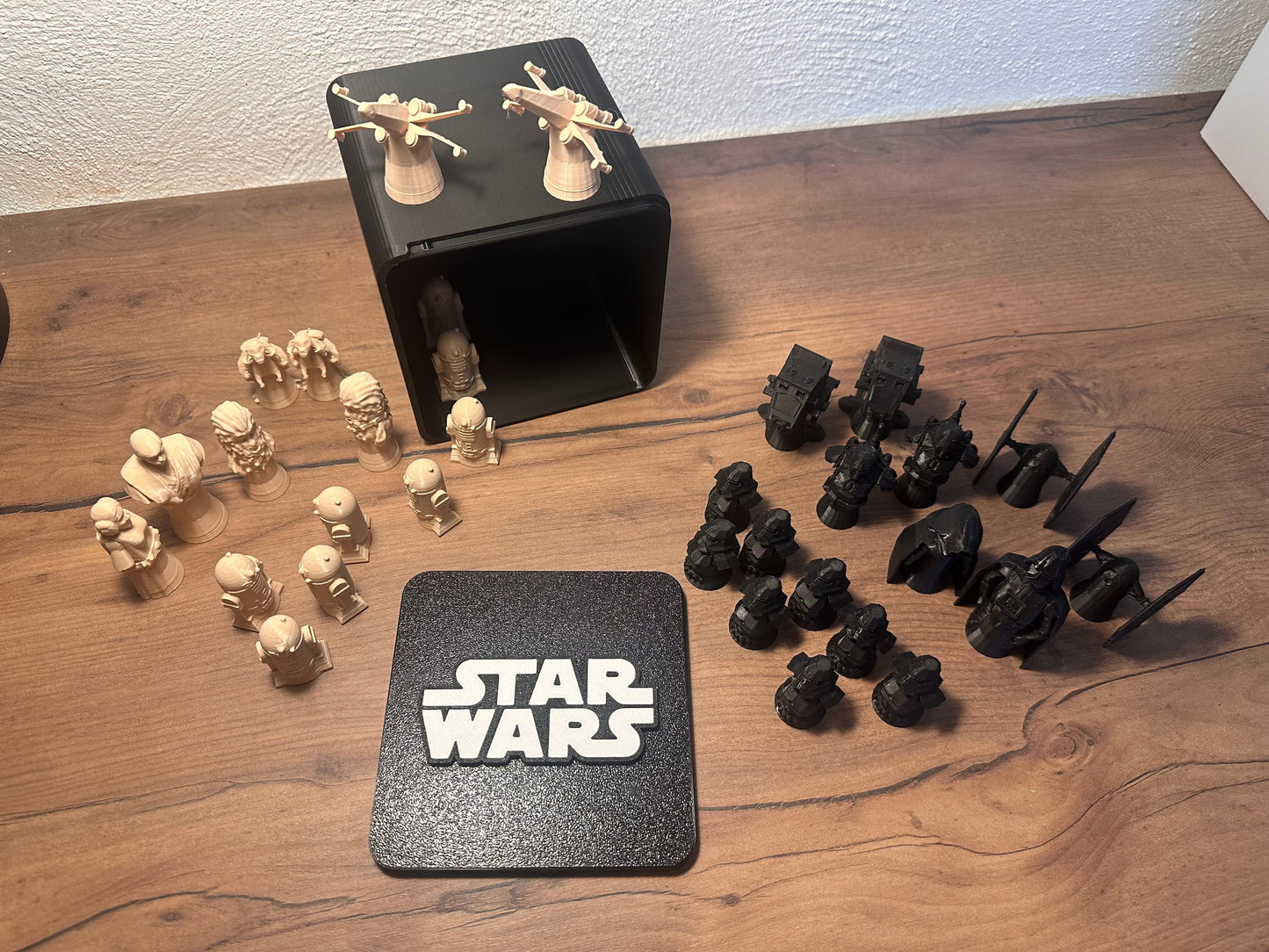 Ajedrez Épico Galáctico en 3D – Figuras de Batalla Estelar