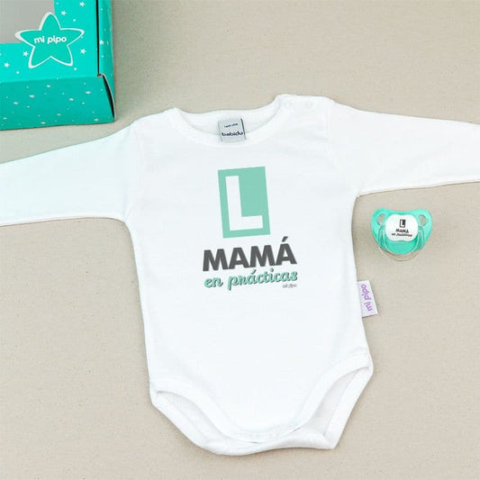 Caja regalo bebé body + chupete “Mamá en prácticas” MI PIPO 130