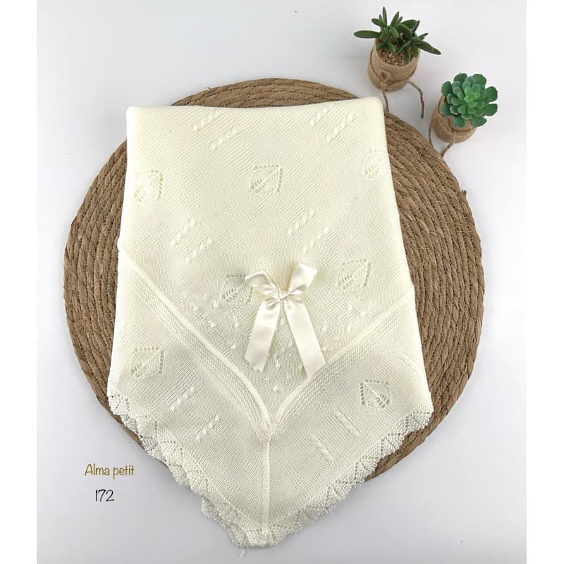 Xaile de lã quadrado para bebé com corações e laço cru (mod. 3366)