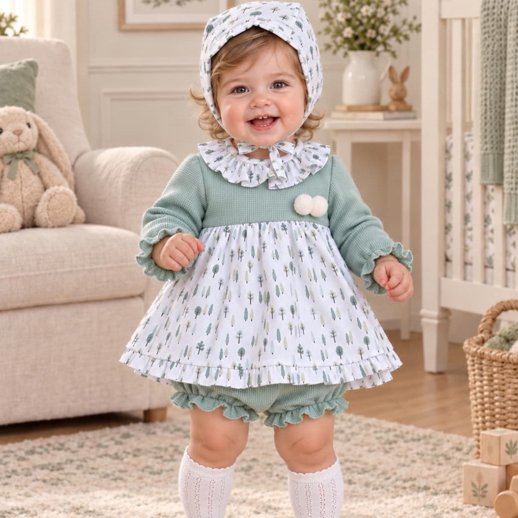 Conjunto de primera puesta de tres piezas con vestido, braguita y capota en verde agua Babyferr 622126903 (Modelo 26903)