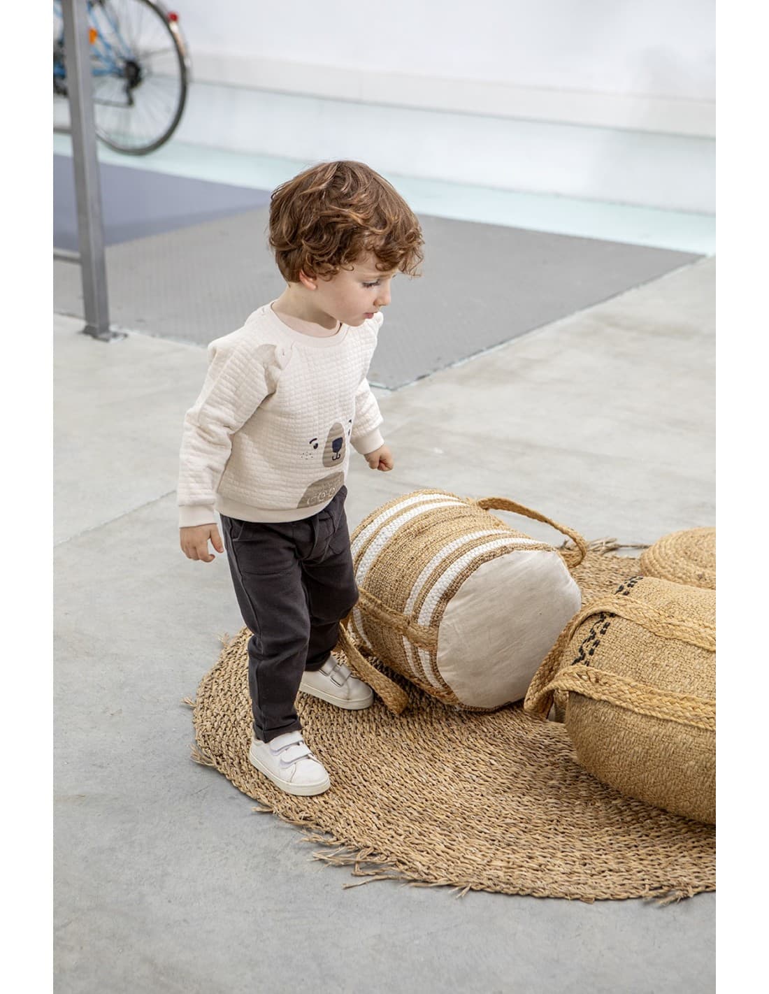 Conjunto de bebé menino Babybol bege e castanho com moletom ursinho 522152108 Design confortável e divertido