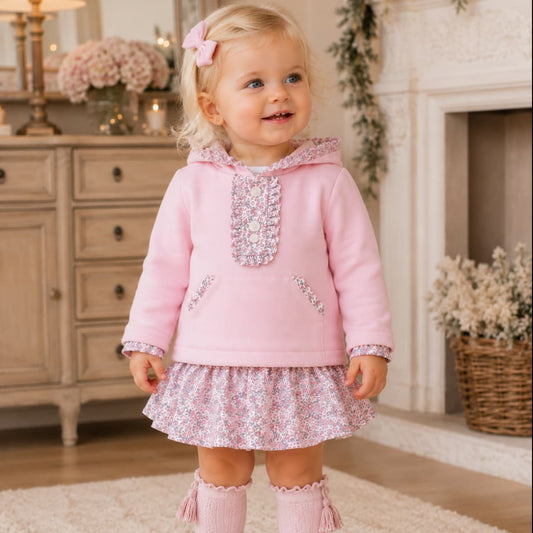 Conjunto de bebé niña de dos piezas con sudadera con capucha rosa y braguita-falda floral Babyferr 622126750 - Fabricado en España