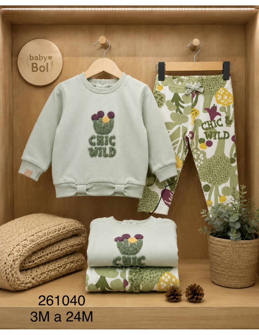 Conjunto de bebé niña de dos piezas con sudadera verde agua "Chic & Wild" y legging floral Babybol 261040