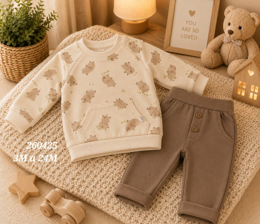 Conjunto de bebé niño de dos piezas con sudadera de ositos bolsillo canguro y pantalón marrón topo Babybol 260425