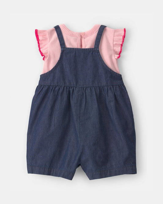 Conjunto dos piezas de algodón con peto corto chambray y camiseta con volantes rosa