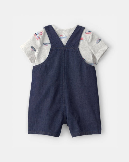 Conjunto dos piezas de algodón peto chambray y camiseta, diseño barcos