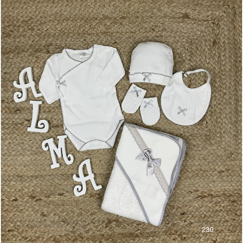 Estuche Regalo Bebé 5 Piezas con Capa – Alma Petit · 221000230