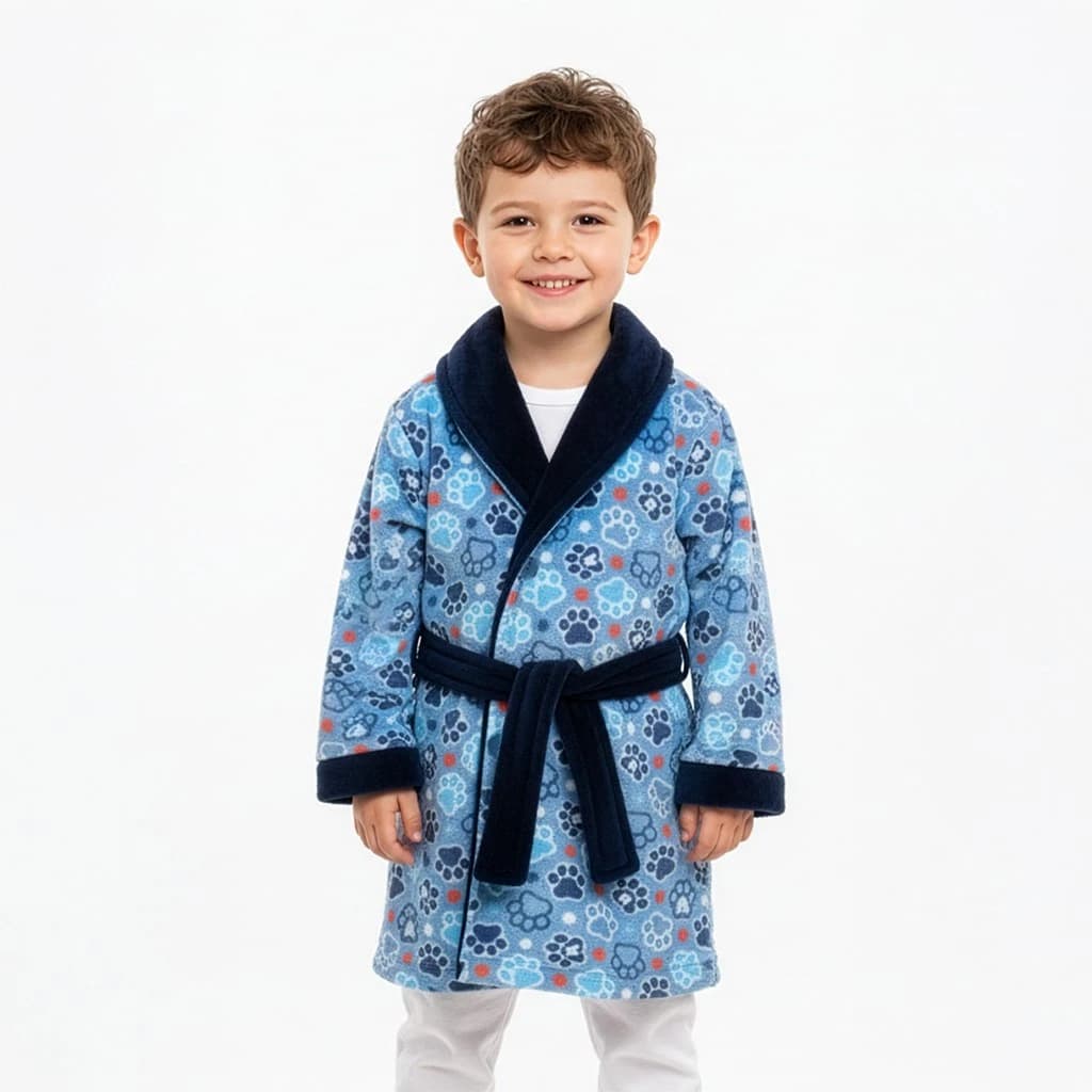 Bata infantil para niño en coralina azul con estampado de huellas Kinanit KN8036W26
