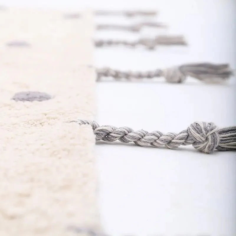 Alfombra Infantil NÜMI GRIS con lunares 100x150