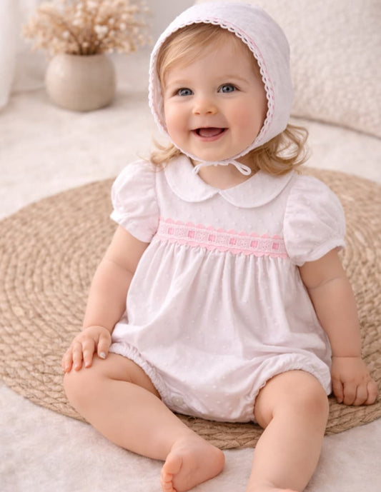 Pelele bebé niña blanco plumeti con capota · Algodón · Creaciones Baby Ferr 622026201 Hecho en España