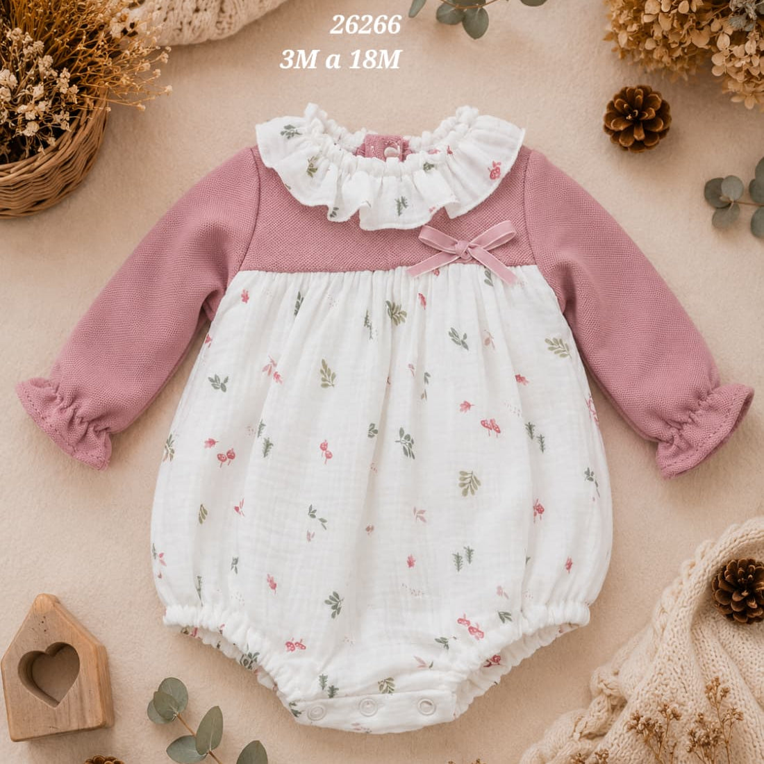Pelele de bebé niña combinado de punto rosa empolvado y estampado floral Babyferr 622126266 - Fabricado en España