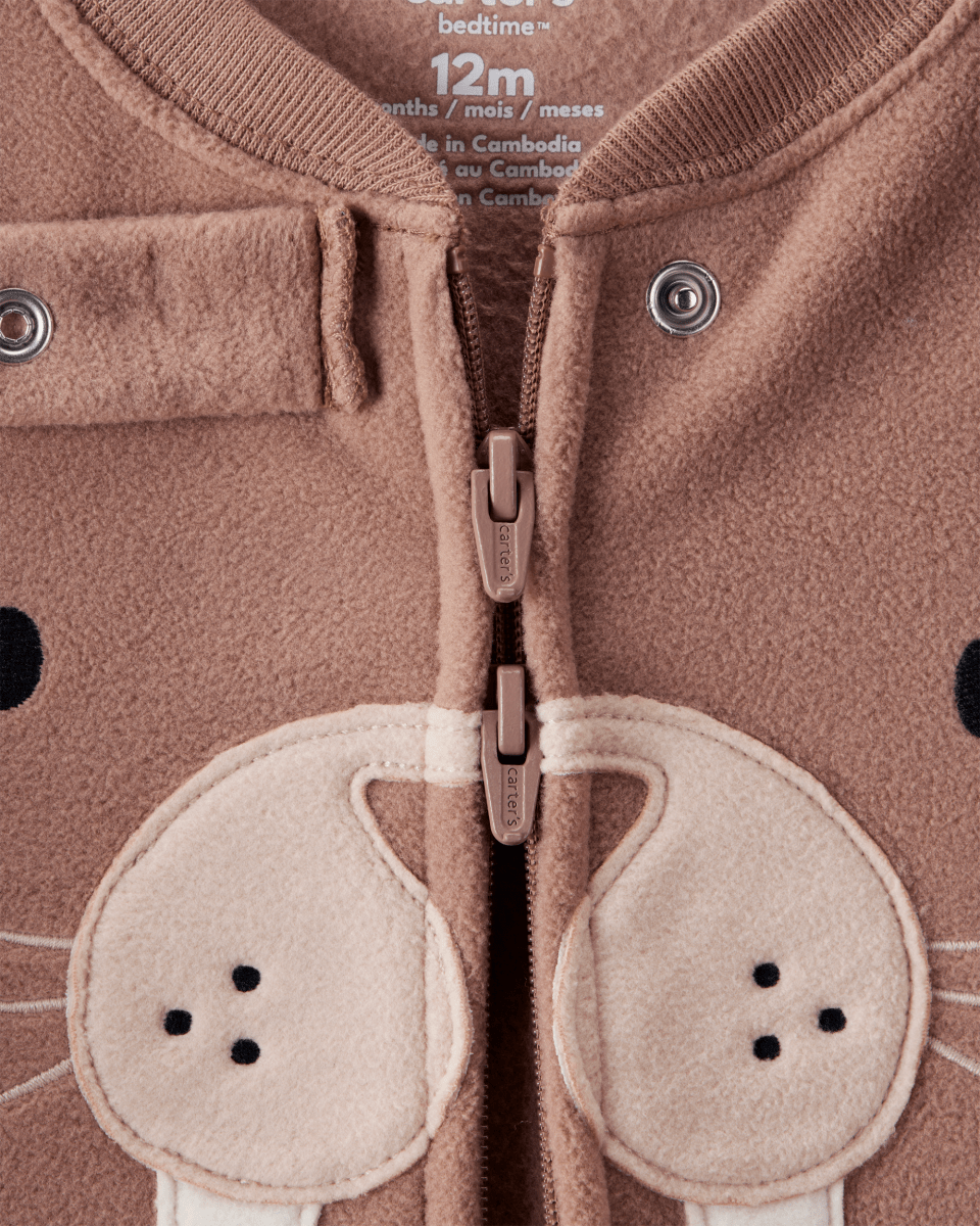 Pijama enterizo polar marrón con diseño de morsa