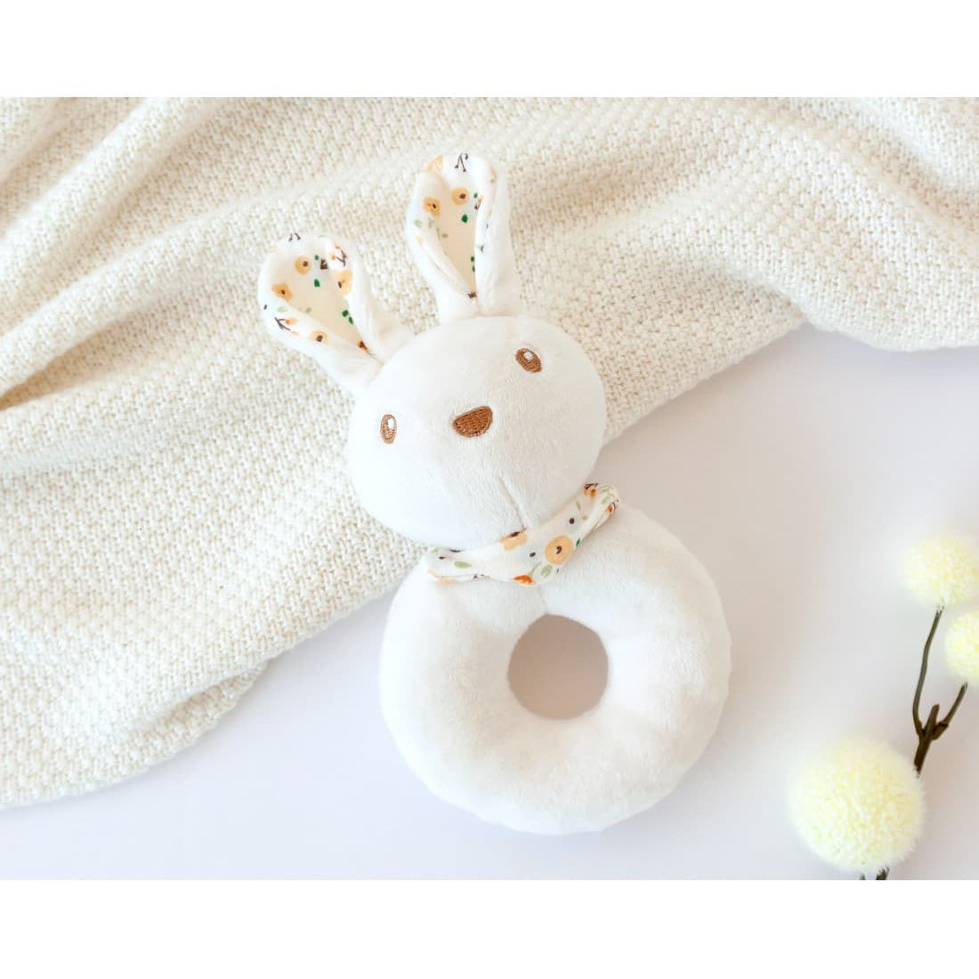 Sonajero Aro Conejito 15 cm KioKids 521105320 Suave, ergonómico y pensado para sus primeras manitas