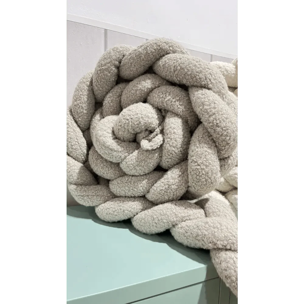 Trenza Protector de Cuna 200cm BOUCLE STONE