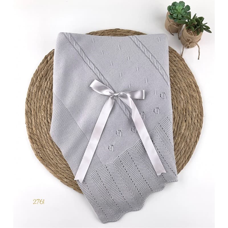 Xaile de lã para bebé com acabamento em viseira e laço (modelo 3364) Alma Petit Crudo