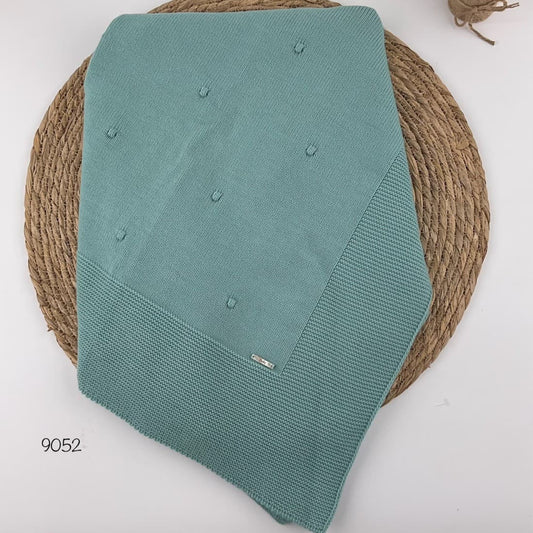 Châle bébé en laine bleue Pelottas 9052