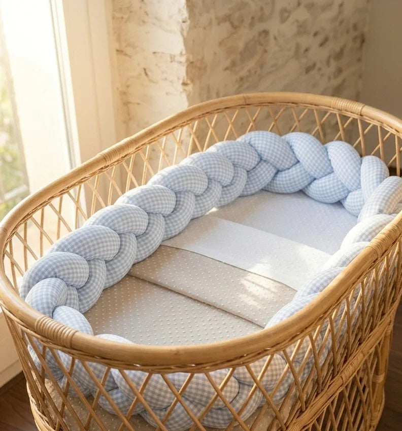 Trenza Protectora de Cuna y Cama Artesanal - Vichy Celeste
